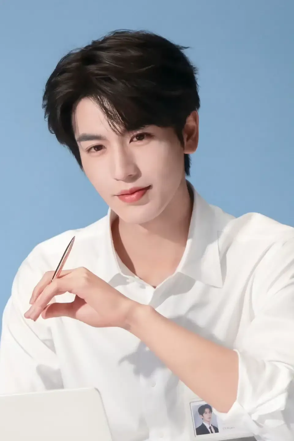 HÌNH TƯỢNG BÉ BOT HOÀN HẢO