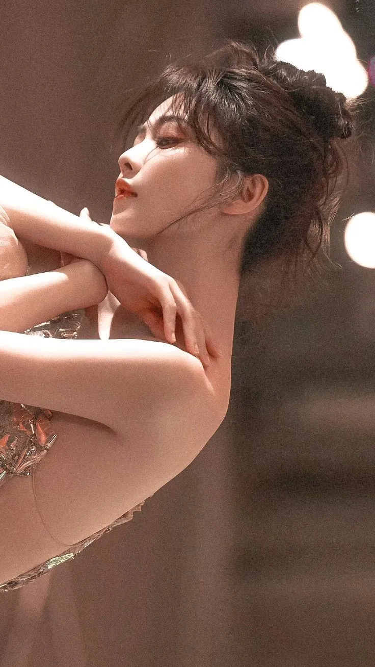 Hướng Tới Ánh Nắng