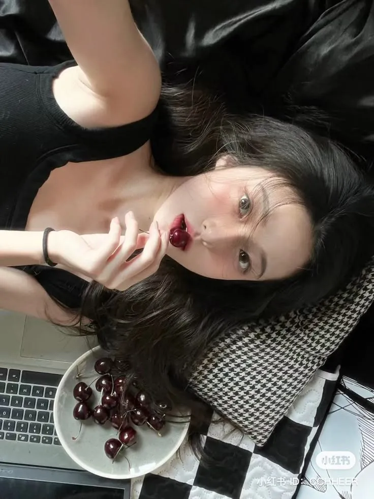 Bìa truyện Làm Phụ Nữ Một Ngày, Hối Hận Cả Đời