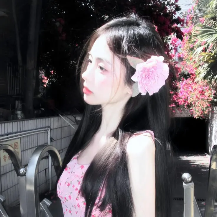Bìa truyện Người Anh Ôm Không Phải Tôi