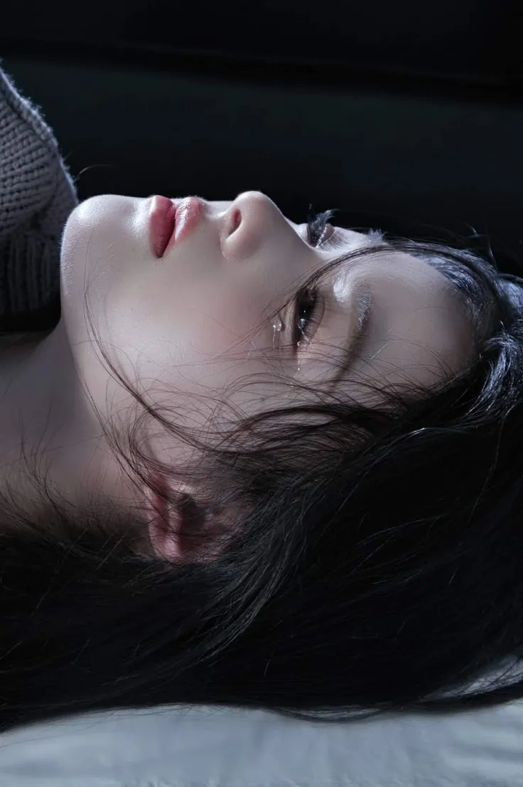 Tôi Từng Nghĩ Được Yêu, Hóa Ra Chỉ Là Người Thế Thân