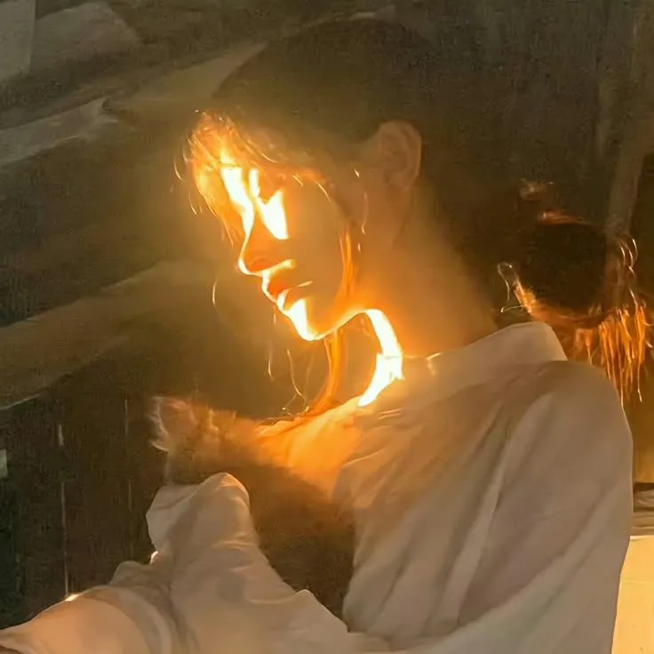 Bìa truyện Chúng Ta Đều Từng Là Người Xa Lạ
