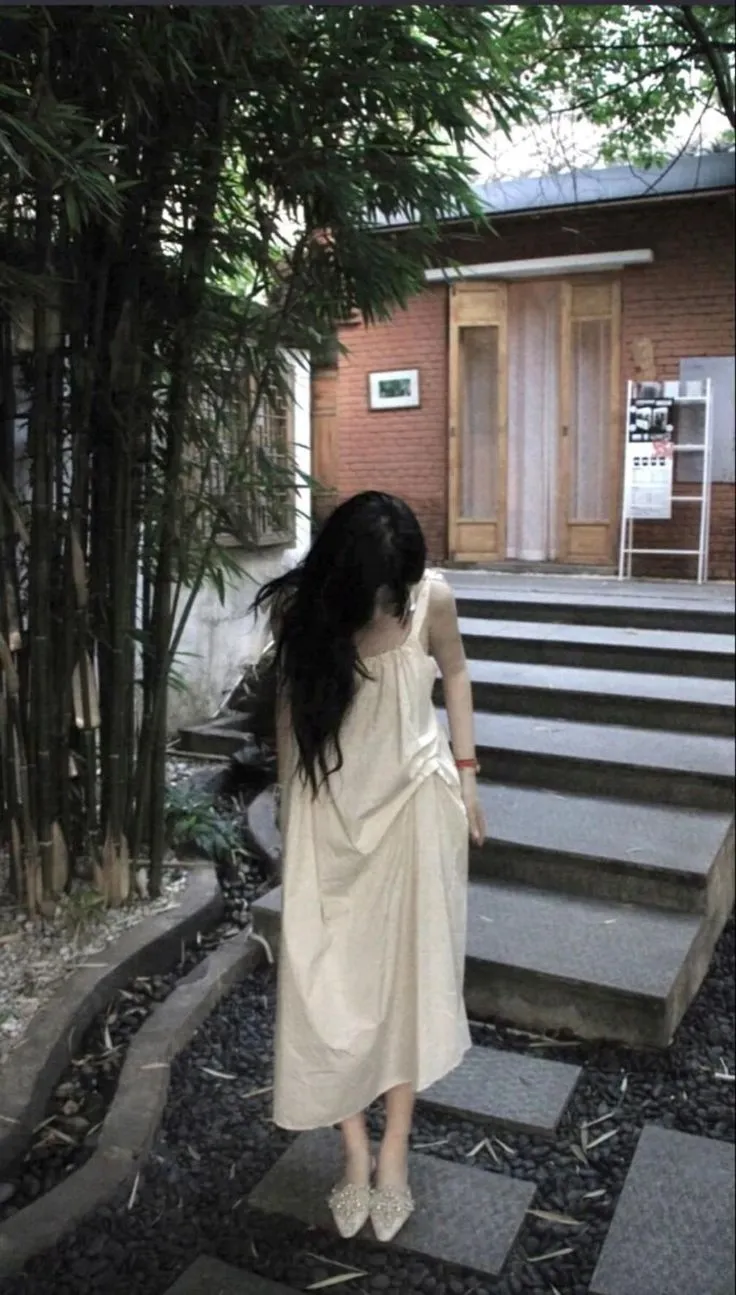 Bàn Tiệc Không Chủ