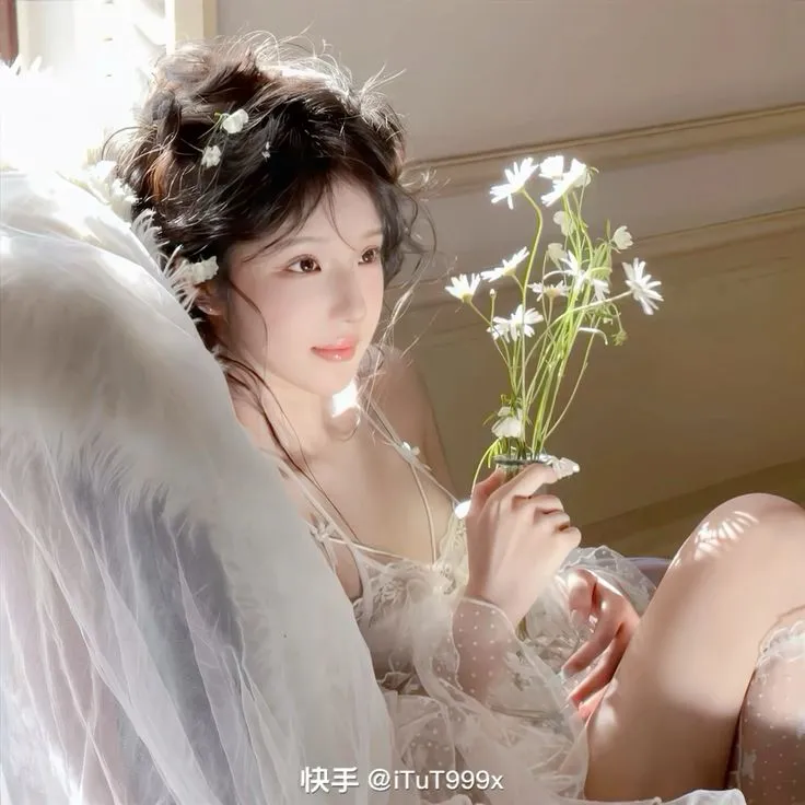 Bìa truyện Giữa Hai Thế Giới